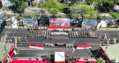 Kapolri Jenderal Listyo Sigit Prabowo Pimpin Upacara Hari Juang Polri di Surabaya 